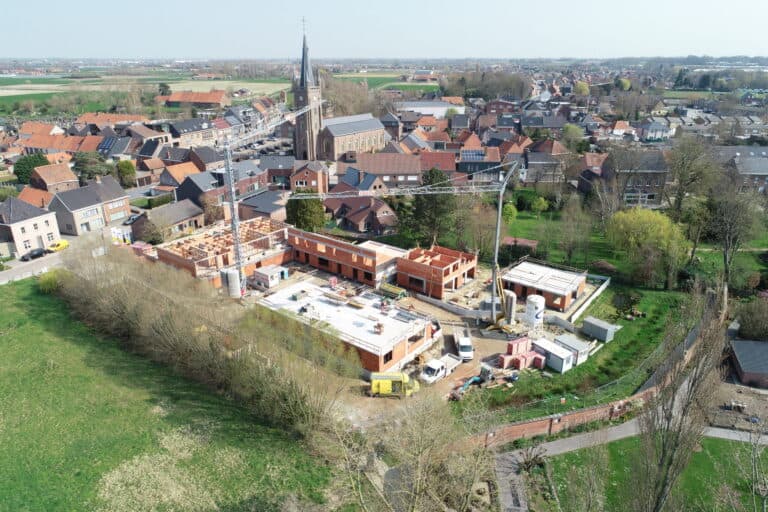 13 appartementen en 7 woningen in Gits